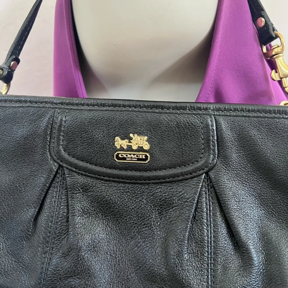 Coach Womens Black Leather Detachable Strap Top Zip Pouch Wallet - Picture 2 of 5